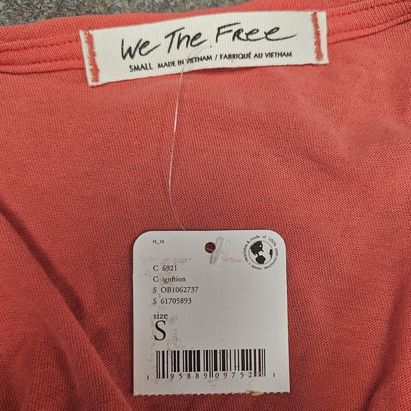 Free People/We the Free collection NWT red women's v-neck tank top - Picture 3 of 7